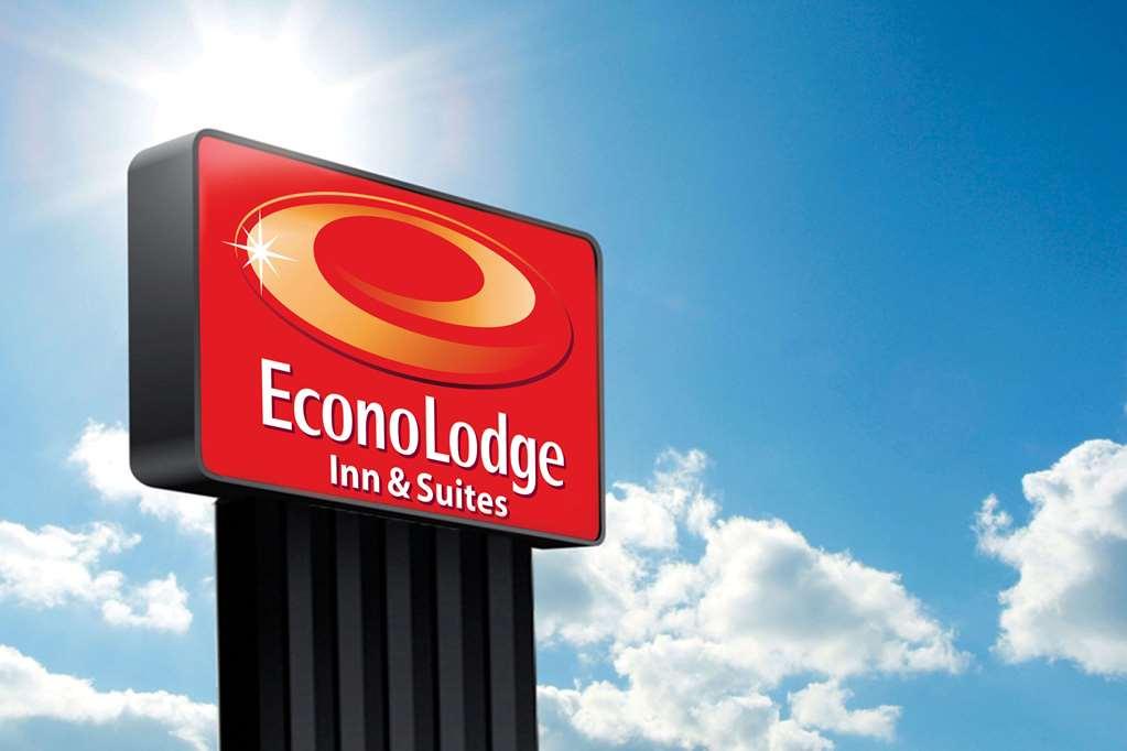 Quality Inn & Suites Fayetteville Esterno foto