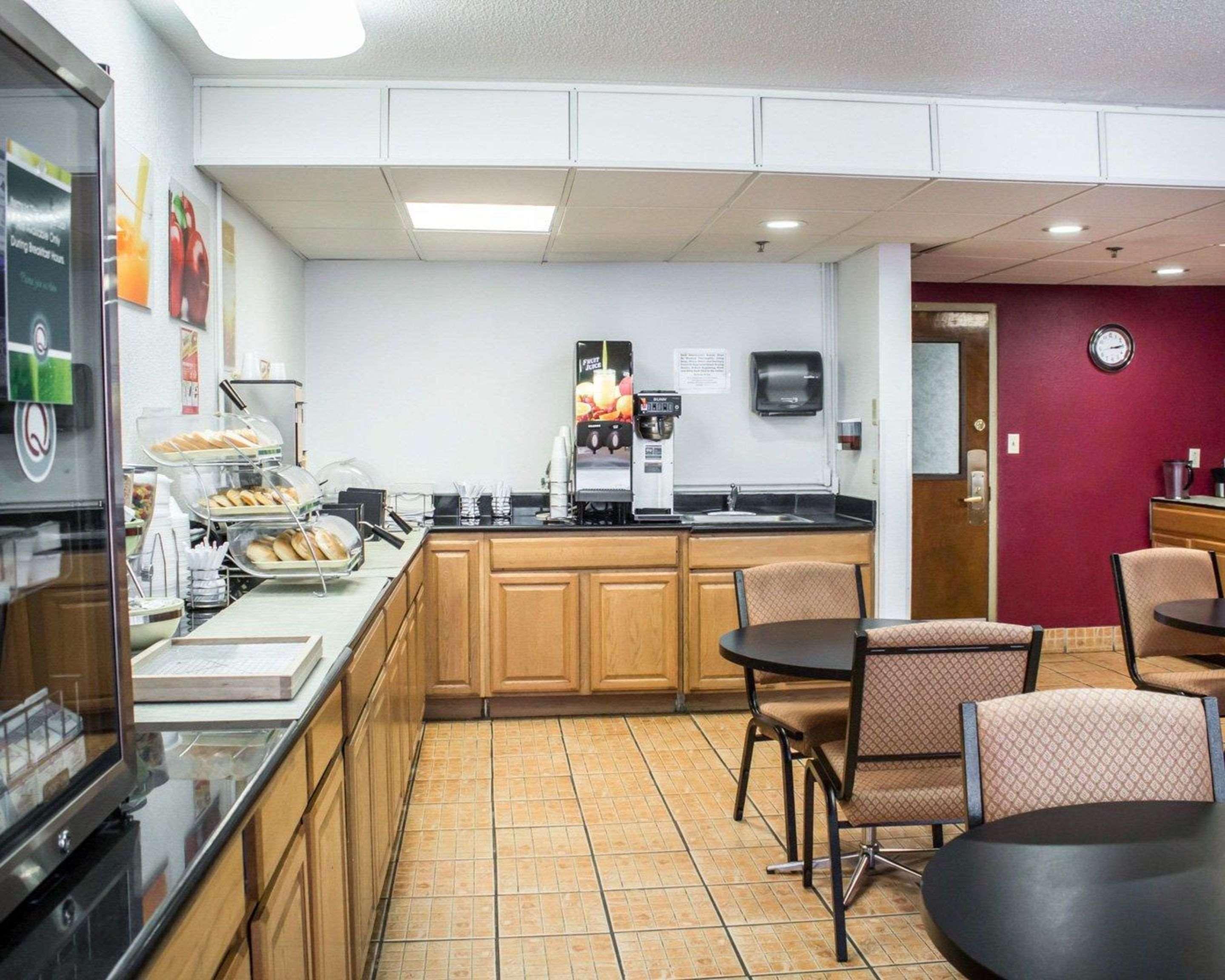 Quality Inn & Suites Fayetteville Esterno foto
