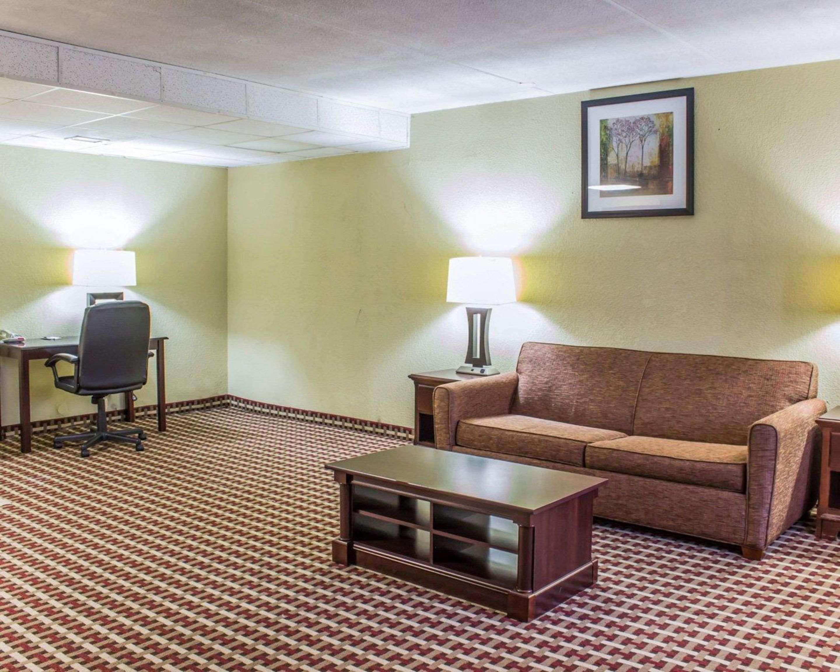 Quality Inn & Suites Fayetteville Esterno foto