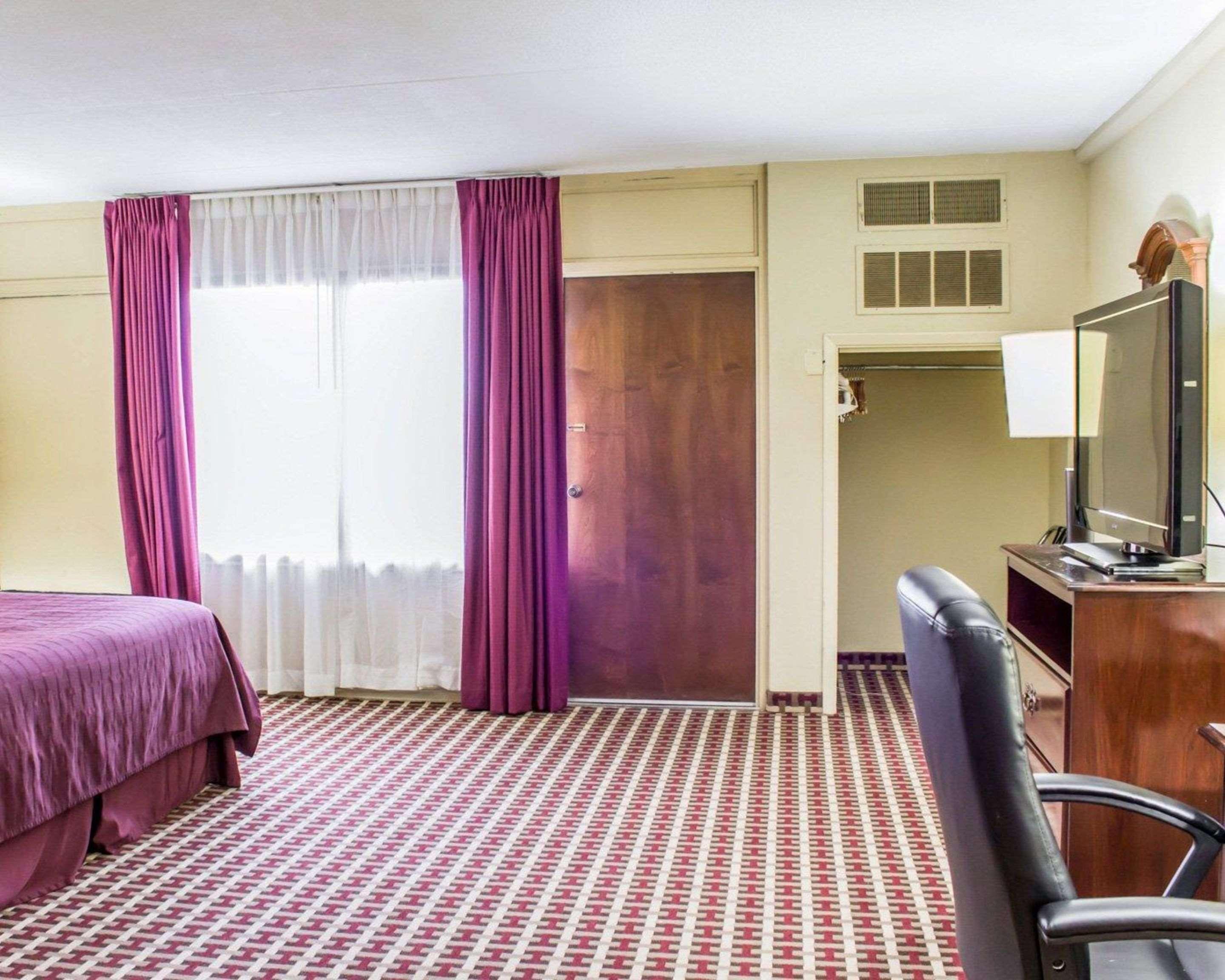 Quality Inn & Suites Fayetteville Esterno foto
