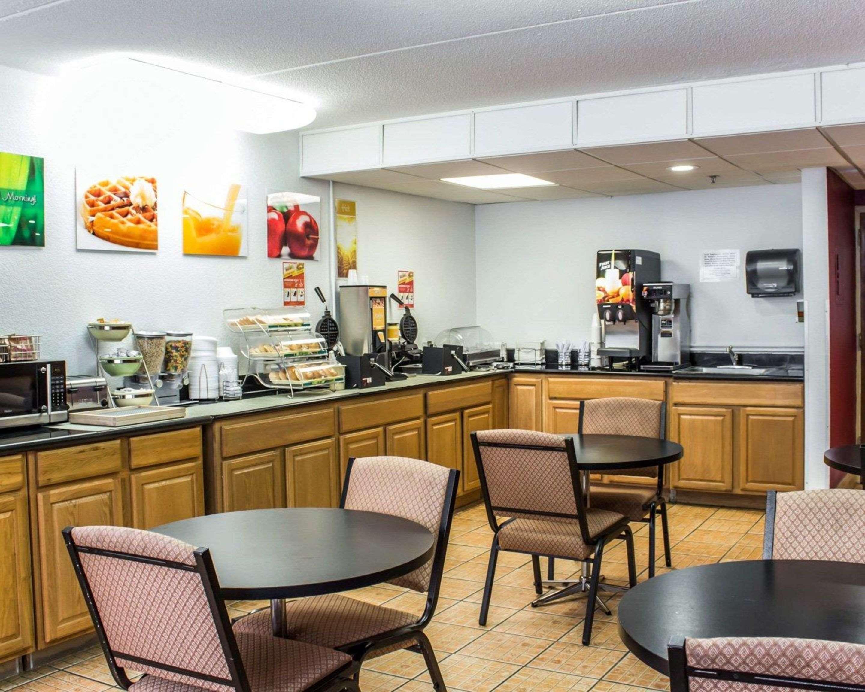 Quality Inn & Suites Fayetteville Esterno foto