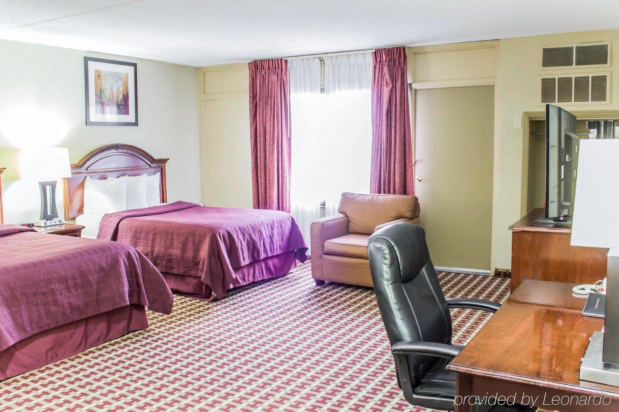 Quality Inn & Suites Fayetteville Esterno foto