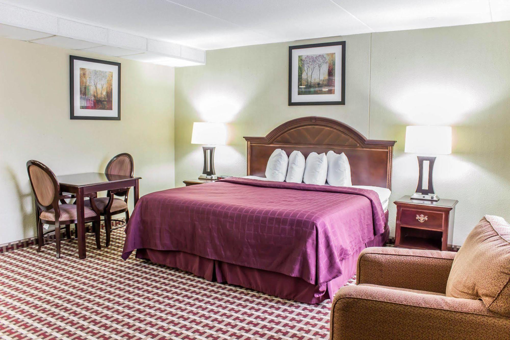 Quality Inn & Suites Fayetteville Esterno foto